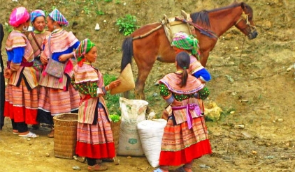 From Hmong villages to Taphin